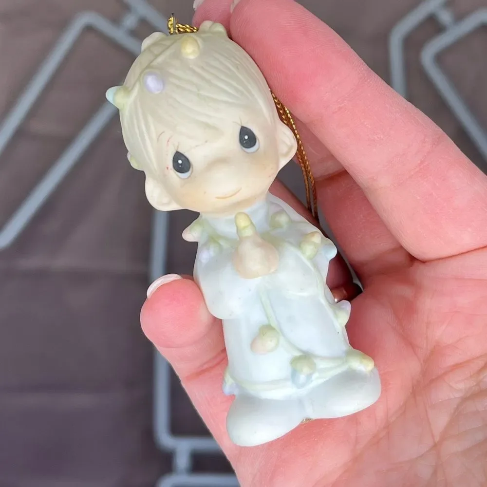 PRECIOUS MOMENTS CHRISTMAS ORNAMENT 1985 15849 MAY YOUR CHRISTMAS BE DELIGHTFUL